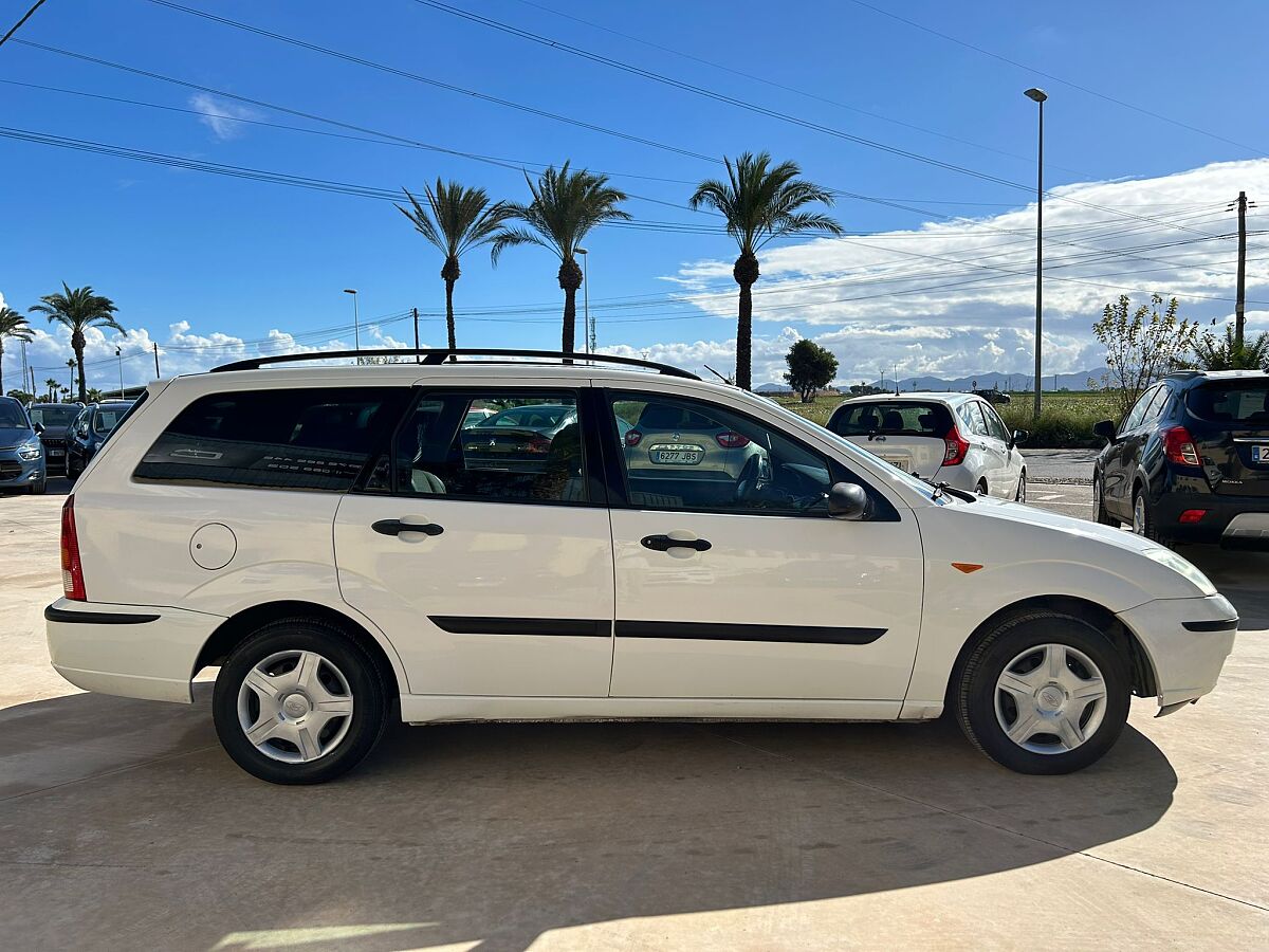 FORD FOCUS TREND ESTATE 1.6 AUTO SPANISH LHD IN SPAIN 0NLY 123000 MILES 2002
